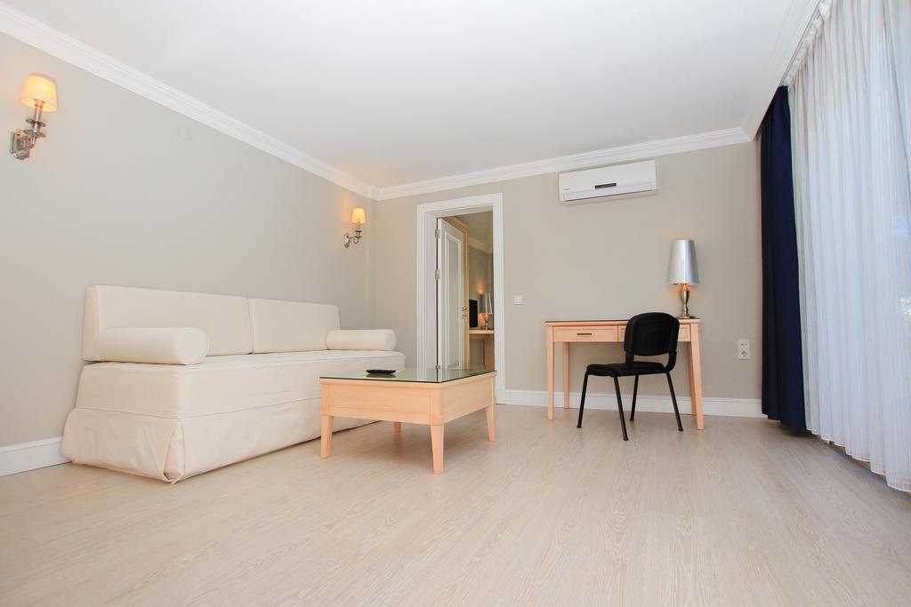 Palm Bay Beach Hotel Emecik Exterior foto